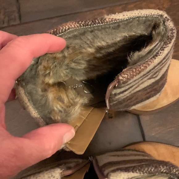 Super cute and chic Jessica Simpson Booties. - Picture 4 of 6